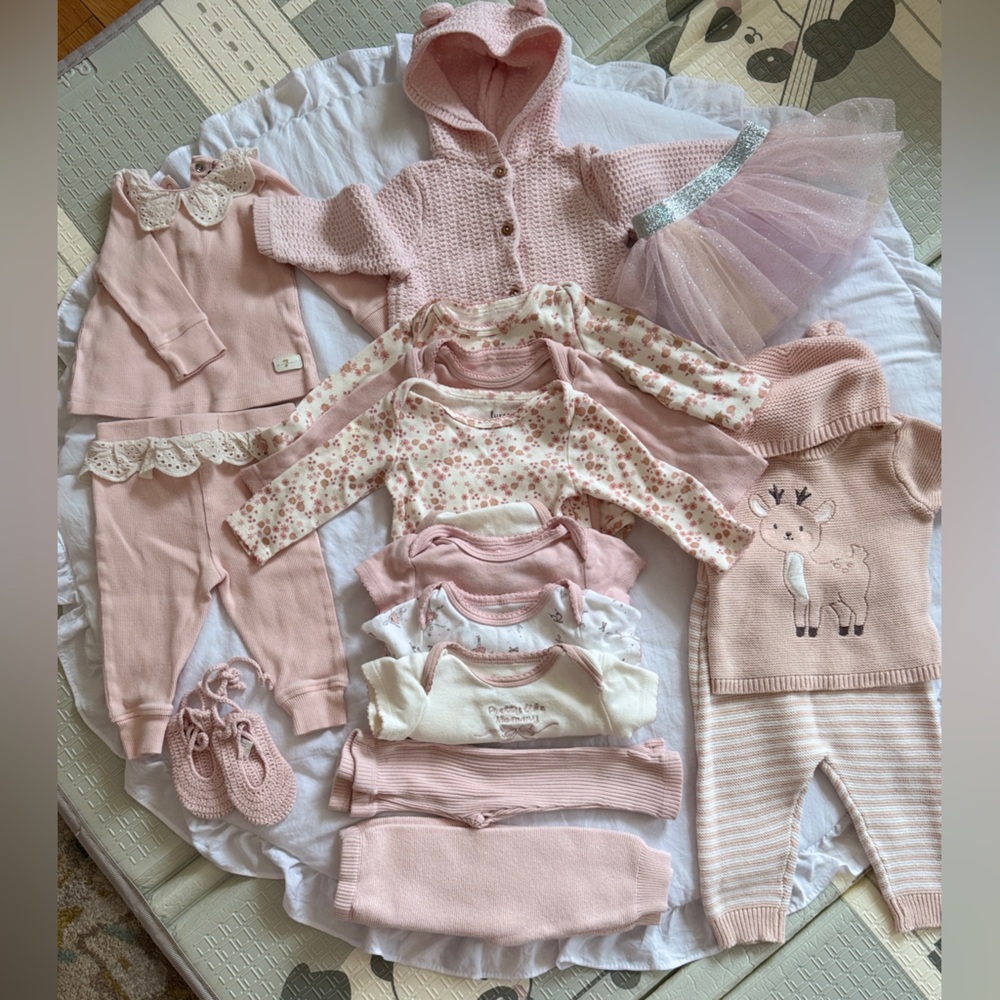 Baby girs 6-9m well coordinated clothes bundle
